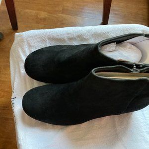 Clarks Chartli Lilac Ankle Boots 7W